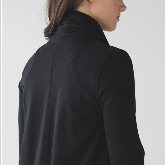 Lululemon That's A Wrap, Size 6 - Picture 14 of 15